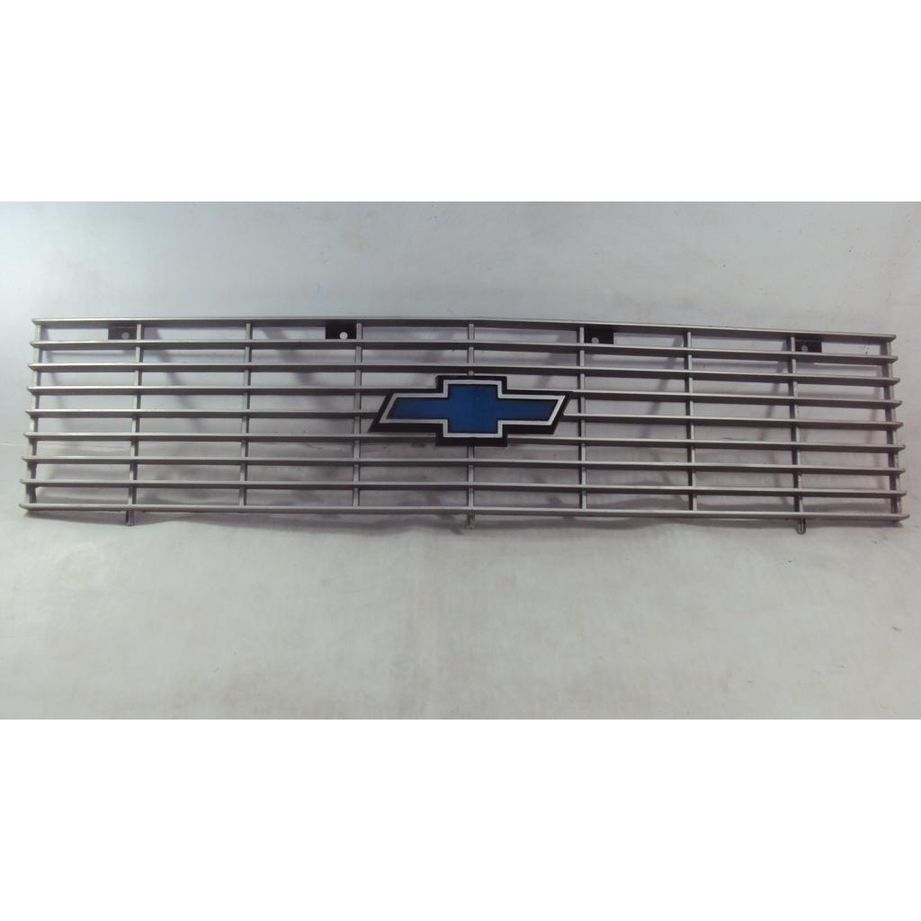 OPALA CARAVAN 83/84 GRADE DO RADIADOR  COM EMBLEMA NOVO ORIG