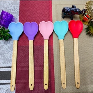Kit com 5 Espátula Colher de Silicone de Coração em Oferta na Shopee