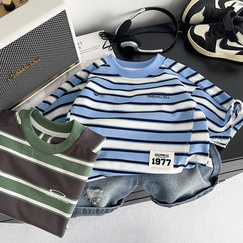 Conjunto De Camiseta Listrada Grande Para Meninos E Calça Jeans Arthur