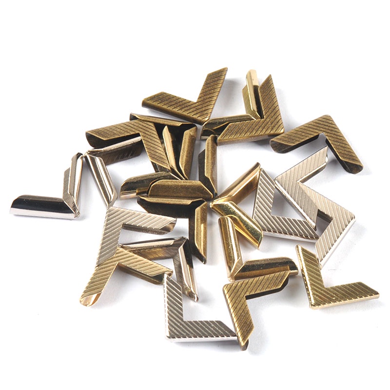 50pcs Antique Bronze/Gold Stripes Metal Crafts Corner Protectors For Book Scrapbooking Albums Menus 17x17mm CP3076 em Oferta na Shopee