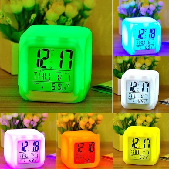 Relógio Despertador Digital Cubo Led Muda 7 Cores Colorido