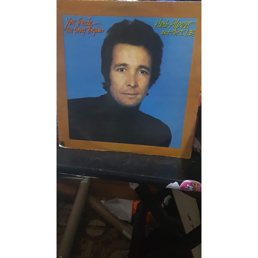LP Herb Alpert and The Tijuana Brass Band You Smile The Song Begins(1974) Odeon