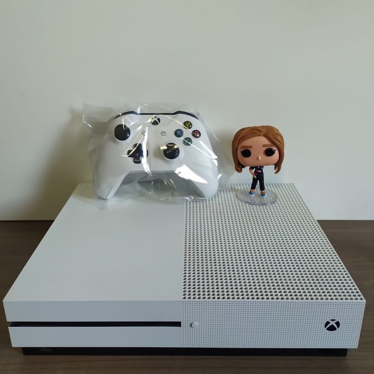 Xbox One S seminovo em perfeito estado 500GB