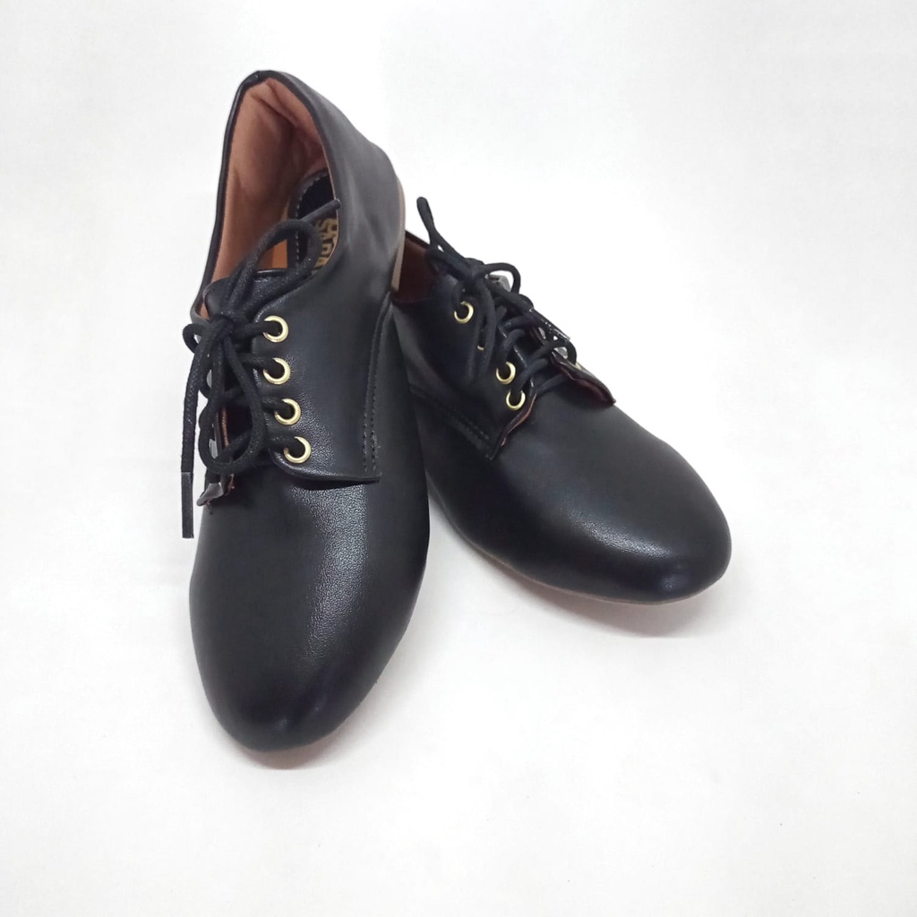 Sapato oxford preto bico redondo sem verniz