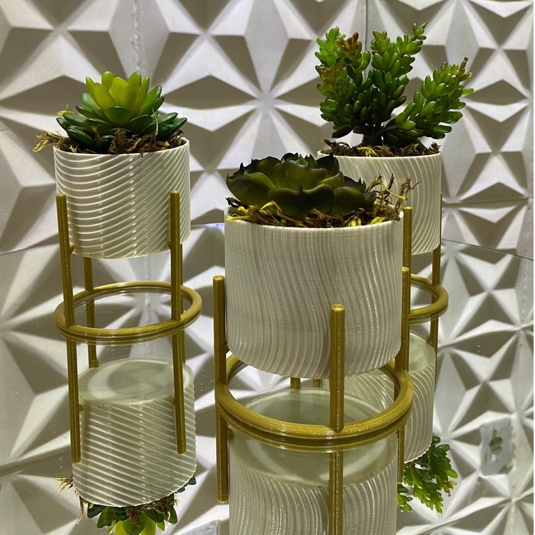 Kit com 3 Vasos Cachepot Decorativo Com Suporte Para Mini Cactos ou Suculentas ou Plantas Artificiais e Naturais