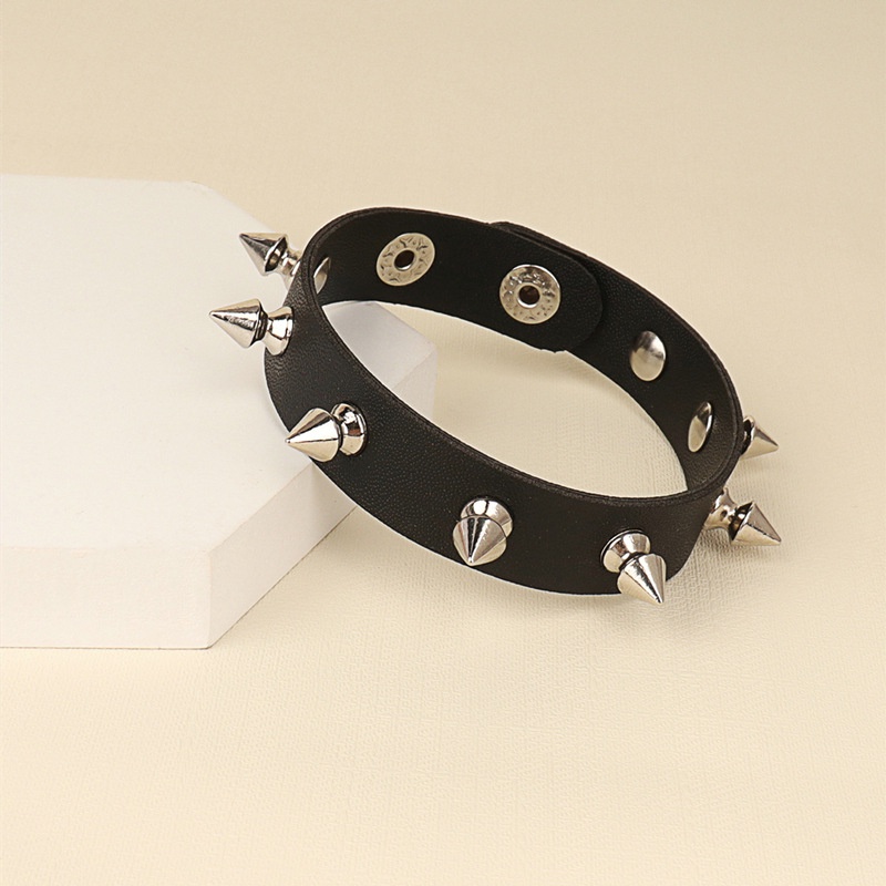 Vitage Rock Punk Rivet Pulseira Gargantilha Unisex Gothic PU Pulseiras De Couro Jóias Festa Acessórios De Presente em Oferta na Shopee