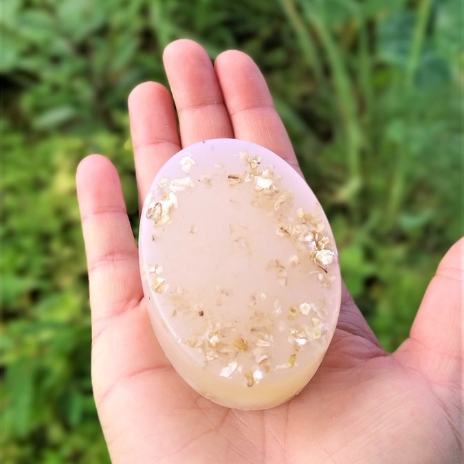 Sabonete Vegano Glicerinado Natural de Aveia Indicado Para Tratar Pele Oleosa, Cravos, Espinhas e Manchas na Pele