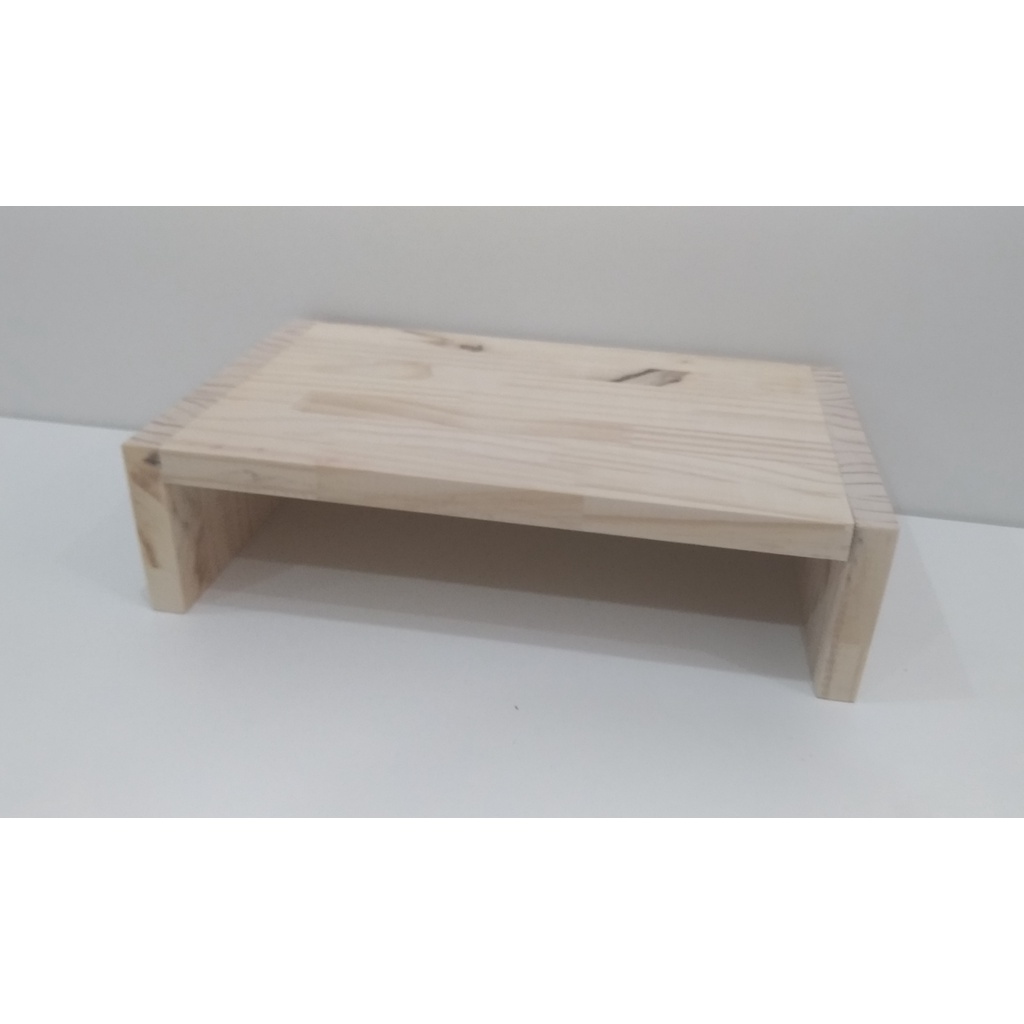 Suporte para monitor em madeira pinus ergônomico