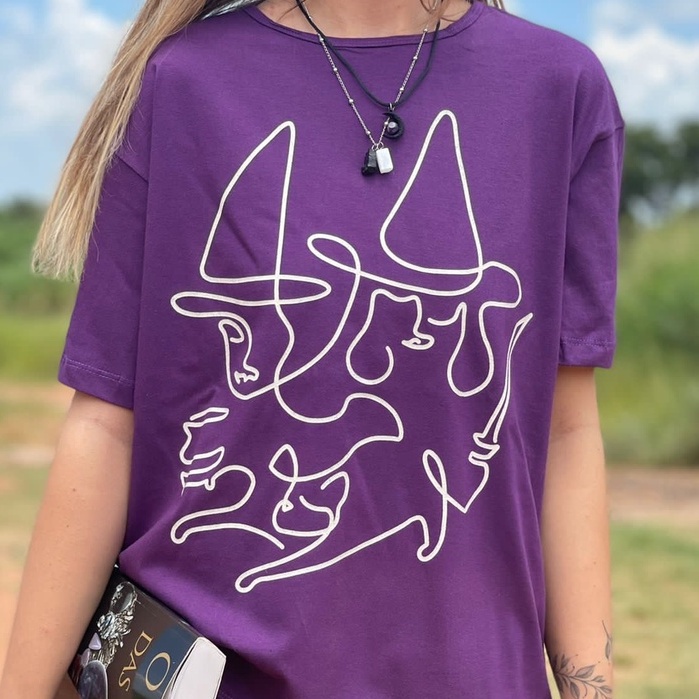 Blusa Camiseta Feminina Algodão Bruxa Minimalista - Roxa
