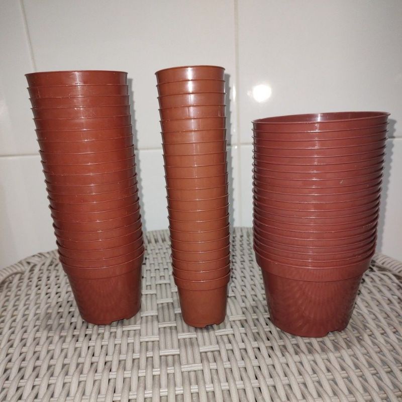 Kit 60 Vasos para Plantas na cor Marrom ( Pote 11, pote 9, pote 6 )