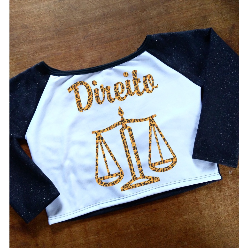 Cropped de Direito com Oncinha - Moletom Feminino