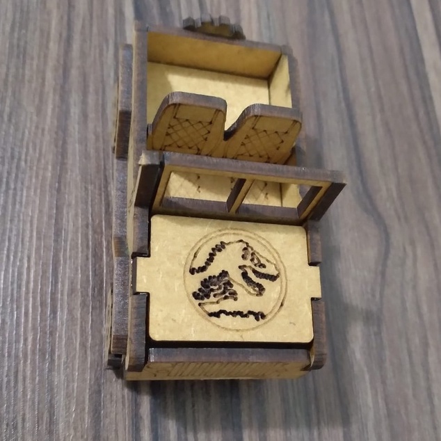 Jipe miniatura JURASSIC PARK desmontado MDF