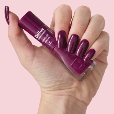 Esmalte Cremoso Geleia de Amora - Coleção Queridinhos Dailus | Vinho Arroxeado, Alta Cobertura e Secagem Rápida