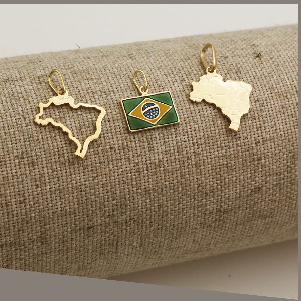 | SEMI JOIA | Pingente Bandeira do Brasil Mapa do Brasil Banhado em Ouro Legítimo 18k