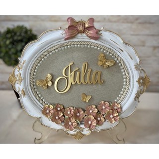 Porta maternidade resina oval com flores borboleta e laço