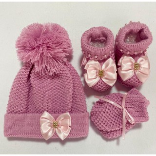 KIT TOUCA/GORRO, LUVAS E BOTINHA SAPATINHO EM TRICÔ LINHO BEBÊ LILÁS