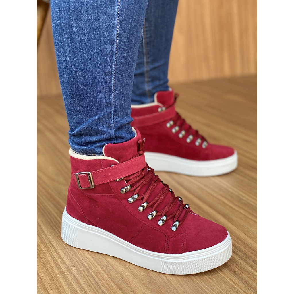 Tênis Botinha Feminino Vermelho Solado Alto Fivela Cano Médio