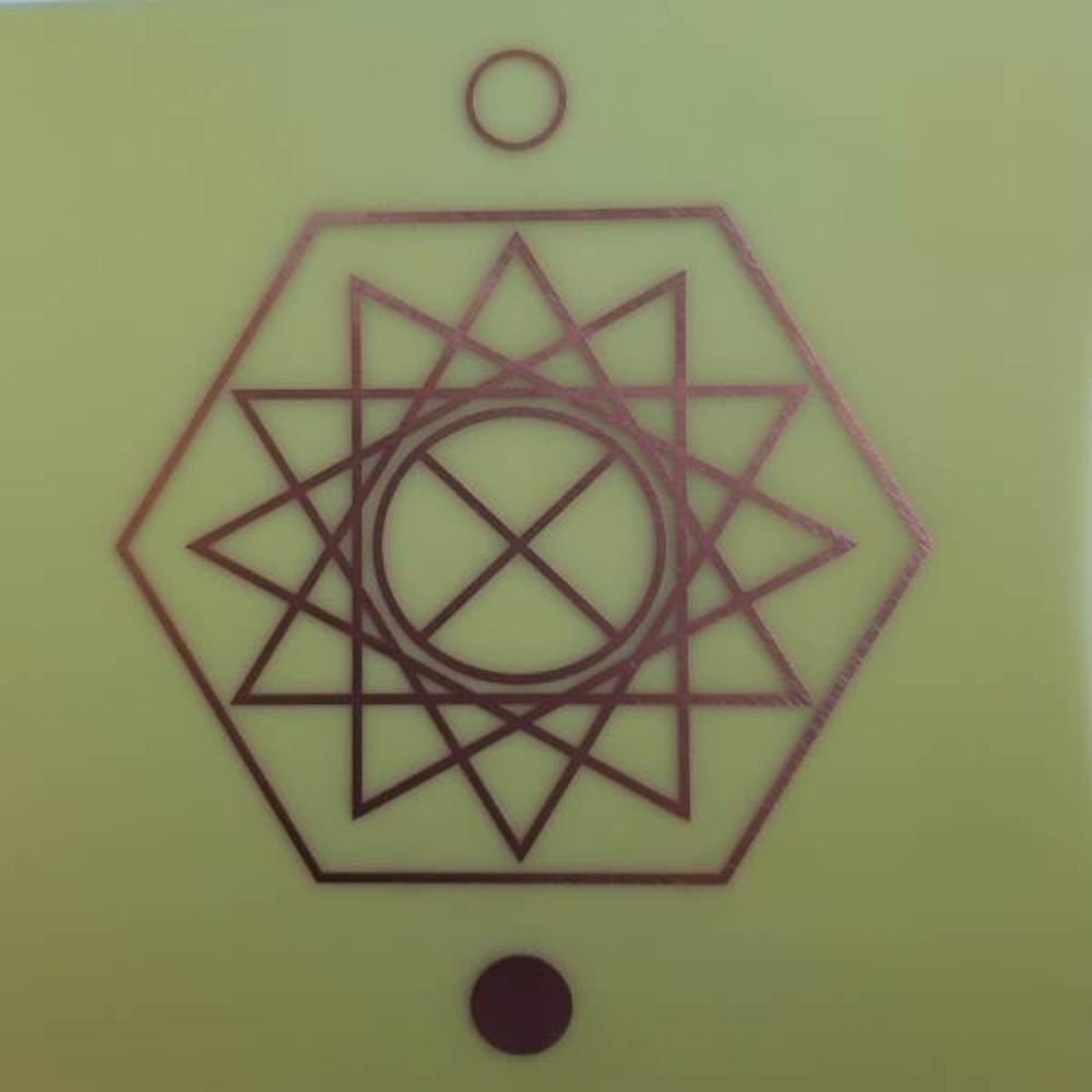 Placa gráfico Piramide Plana c/ Om , Programador Físico, Piramide Integração - Radiônica radiestesia em Oferta na Shopee