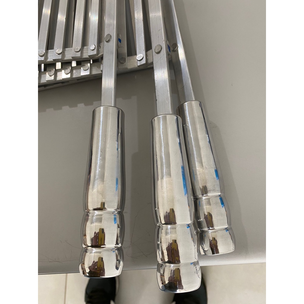 Grelha de Alumínio Reforçada para Churrasco – Cabos em Madeira e Alumínio Polido – Todas as Medidas – Alta Durabilidade