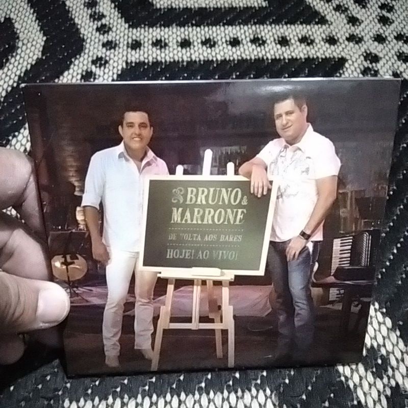 CD Bruno e Marrone - hoje de volta aos bares ao vivo