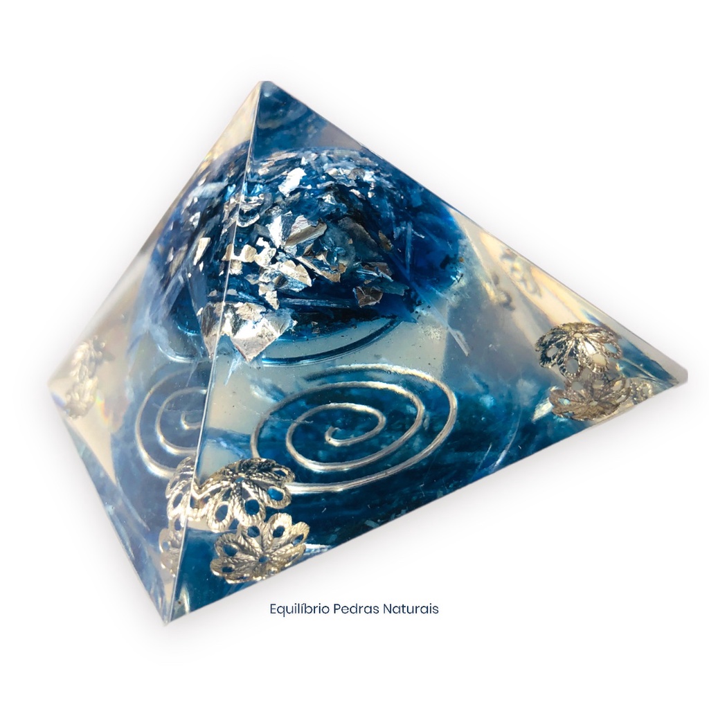 Orgonite Pirâmide Proteção Cianita Azul Arcanjo Miguel 4x7x7cm