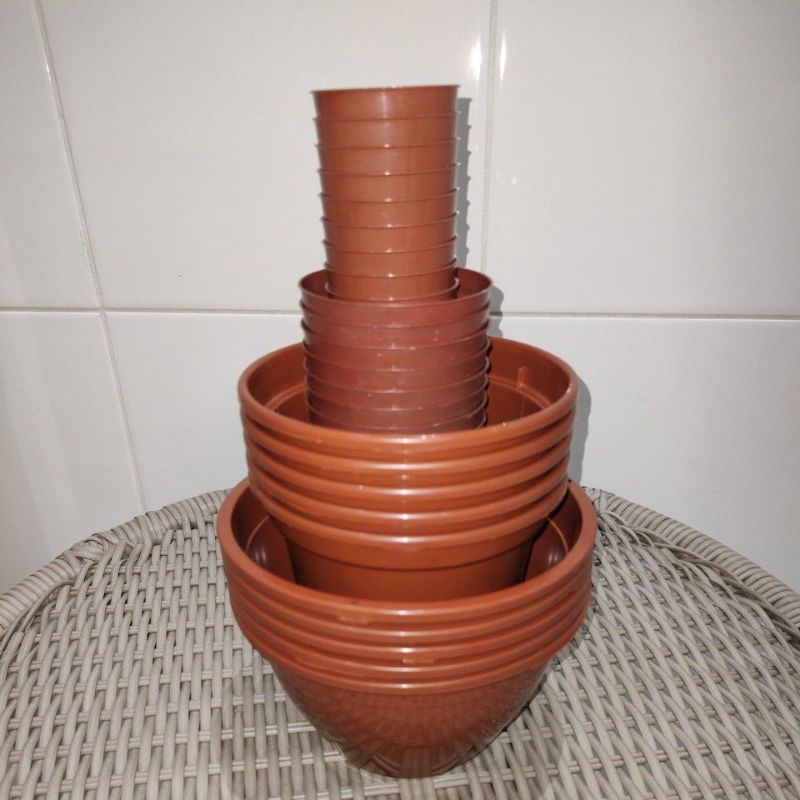 Kit 30 Vasos para plantas na cor Marrom ( Cuia 18, Pote 15, Pote 9, Pote 6 )