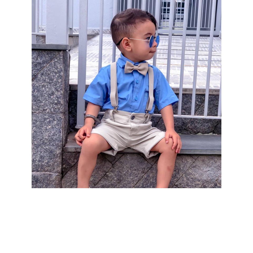 Roupa Menino Infantil Tema Batizado Camisa Manga Curta Azul Bermuda Color Bege Suspensório e Gravata Bege