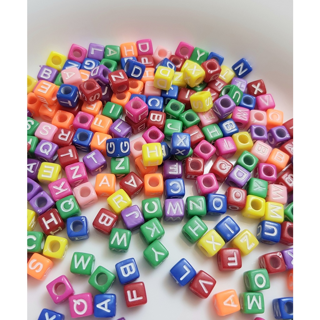 Miçanga Infantil 100 unidades Letras Alfabeto Bijuteria Entremeio coração smile