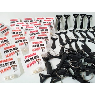 50 brincos de pérolas tags + 50 chaveiros gravatinha casamentos em Oferta na Shopee
