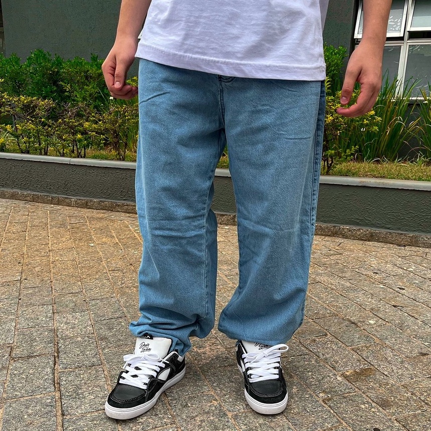 Calça Jeans Balão Larga Nas Cores Clara e Escura - Corre Que Ta