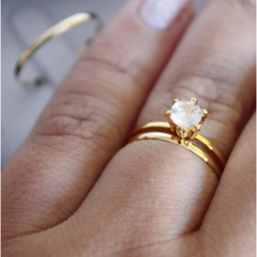 Par de Aliança 2mm de Casamento noivado banhado Ouro 24k Tradicional 2mm Original + Solitário