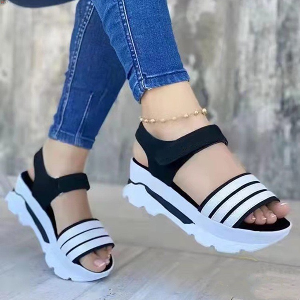 Sandálias femininas com dedo do pé aberto sapatos de sola super grossa -  Corre Que Ta Baratinho