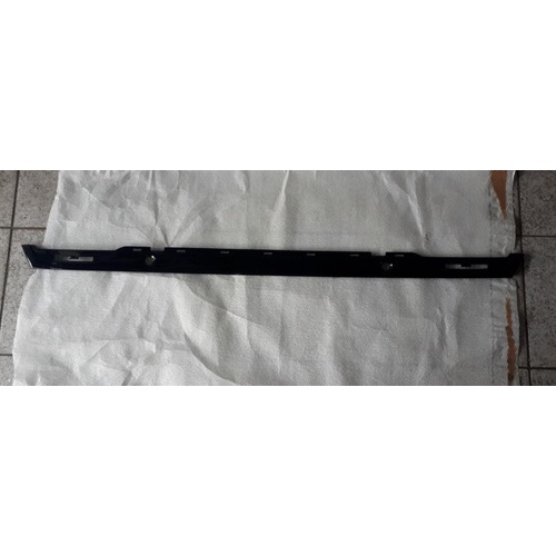 Moldura Aplique Central Parachoque Traseiro Land Rover Black