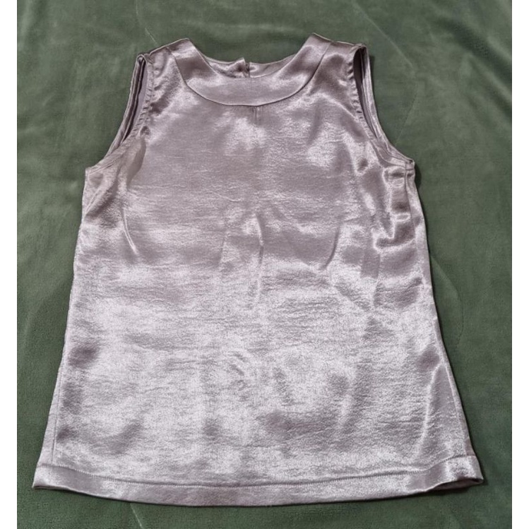 Blusa cinza social, tamanho P, cetim, cinza, bazar, brechó, desapego, desapegando, garimpo, sebo, desapega, desapeguei