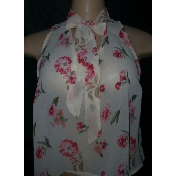 cropped chiffon floral  com laço