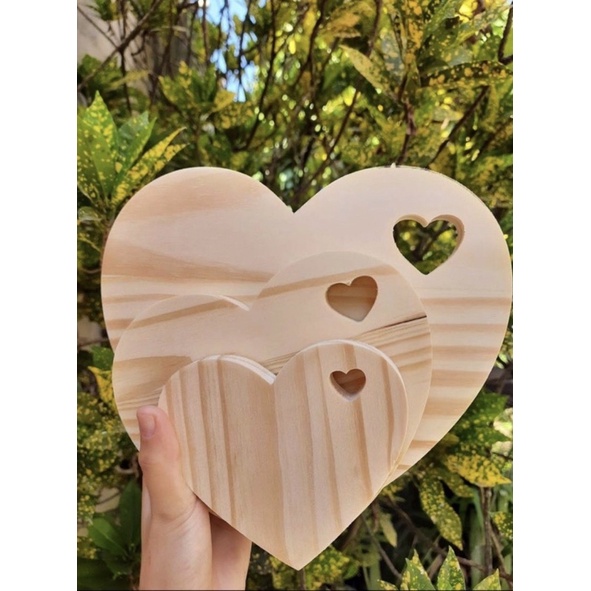 Kit 3 Tábuas de Madeira Coração Pinus para Queijos Frios Petiscos Mesa Posta