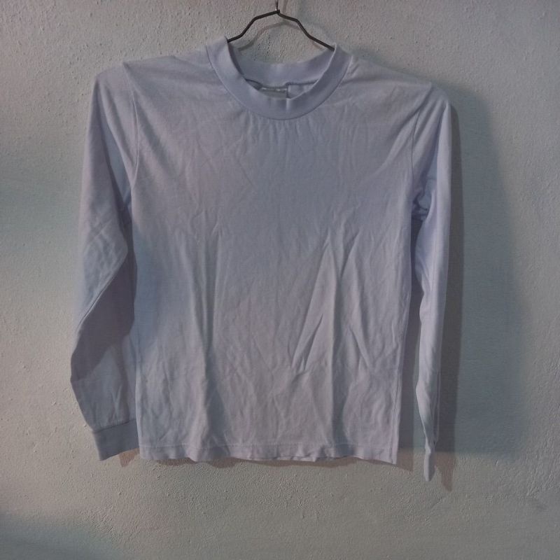 Camisa manga longa branca usada infantil. 04