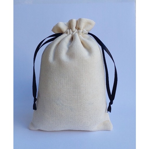 50 Saquinhos Algodão cru com fita de cetim.