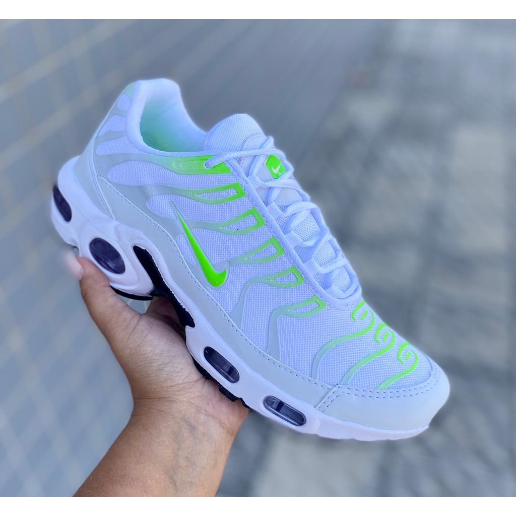 Tênis Air Max 95 TN Plus Branco e Verde Lançamento Masculino Academia