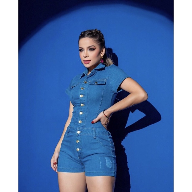 Macaquinho Jeans Feminino Curto com Botões