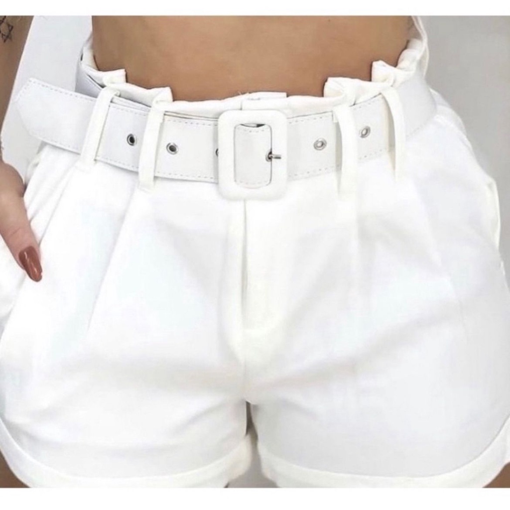 Shorts Alfaiataria Short com Cinto possui Bolso e Zíper na Lateral