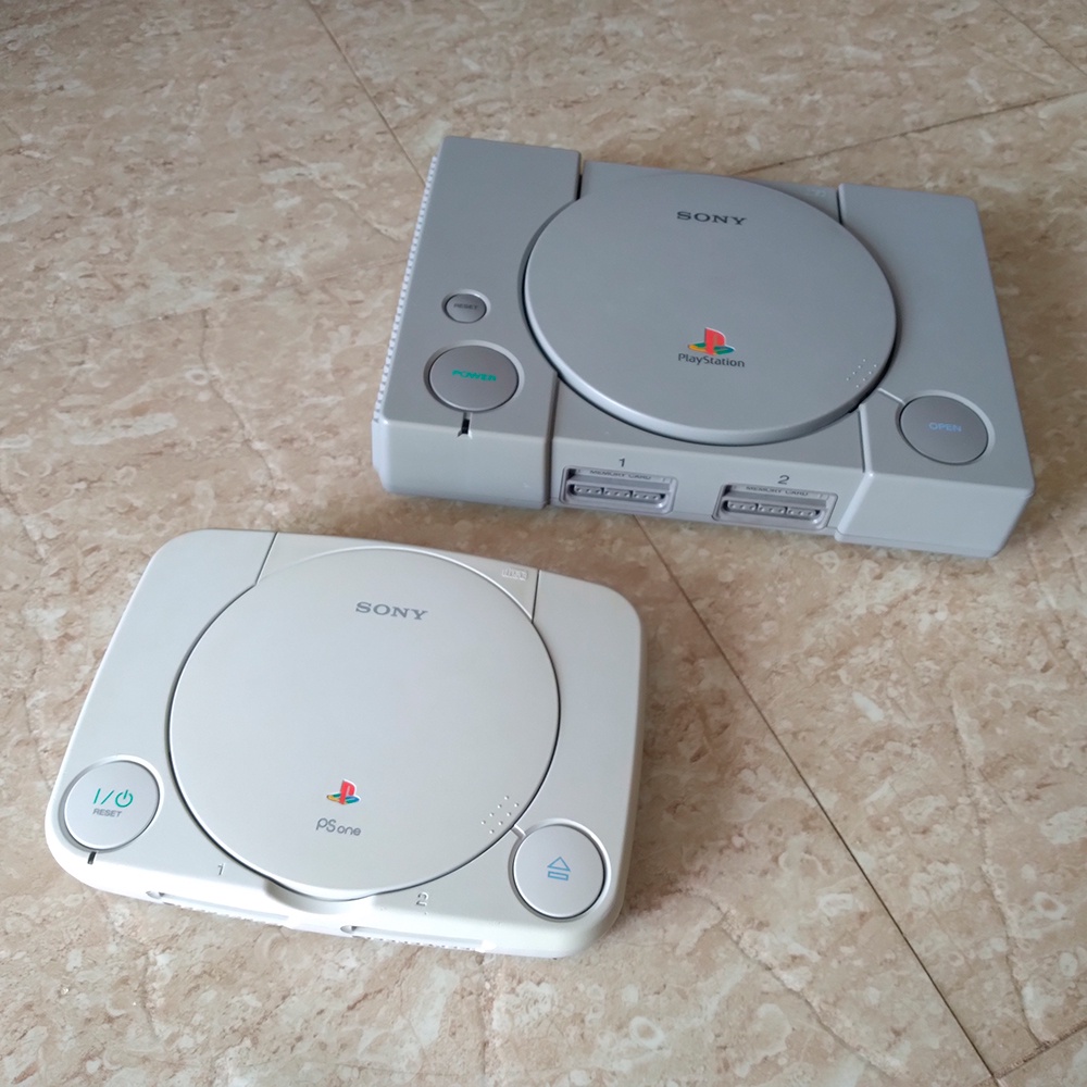 PS1 Slim ou FAT (leitor OK) + 6 jogos + 2 controles + Memory Card