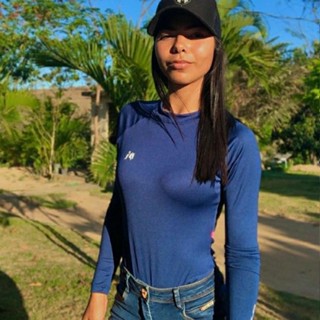 Blusa Feminina com proteção solar azul marinho Pé na Roça