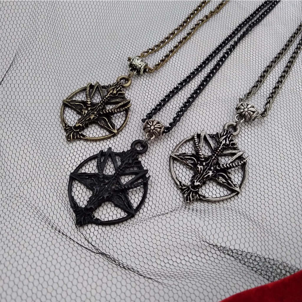 Pingente Baphomet, Preto, Dourado Antigo ou Prateado, com corrente prateada com fecho ajustável