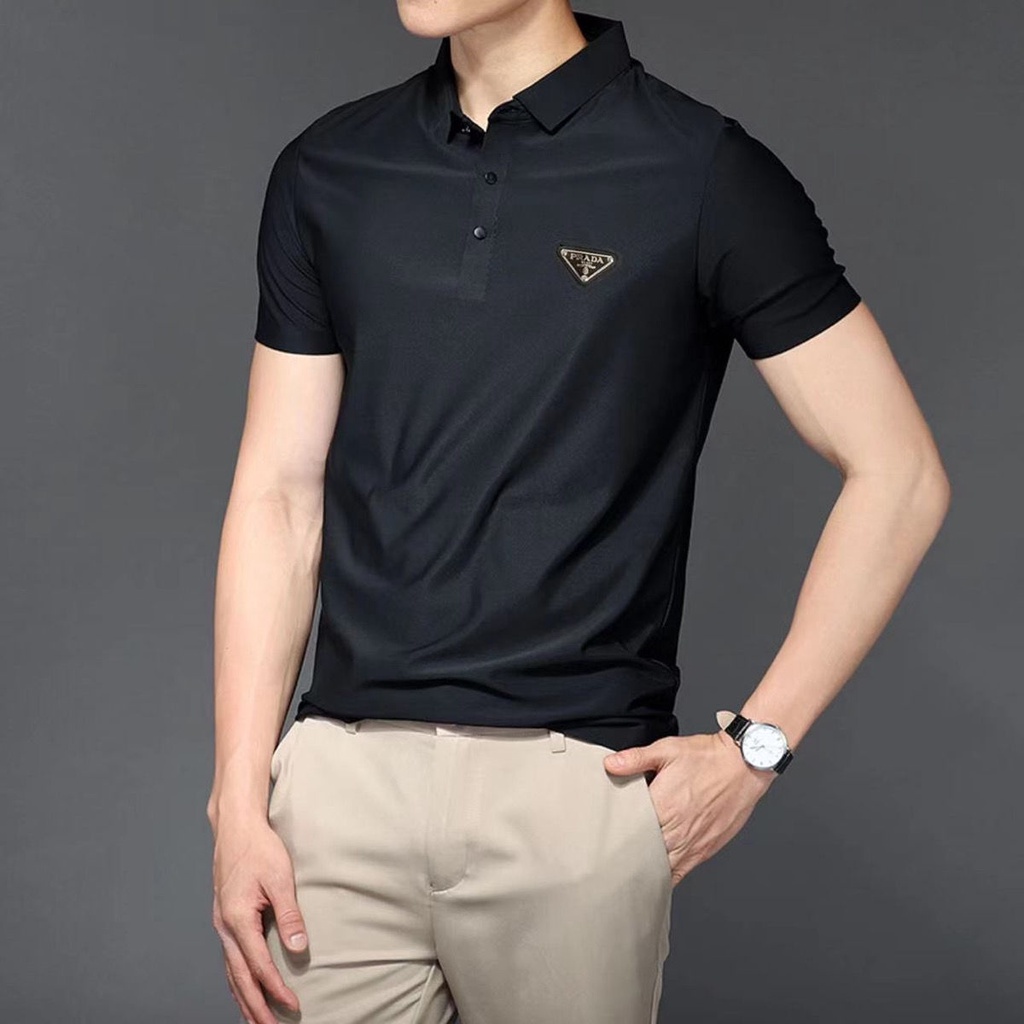 PRADA 2022 Verão Novo Estilo Masculino Manga Curta Camiseta Masculina  Negócios Casual Tamanho Grande Clássico Triângulo Base POLO Meia HRT5 -  Escorrega o Preço