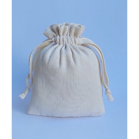 50 Saquinhos 9x12 Algodão cru com fechamento duplo em cadarço.