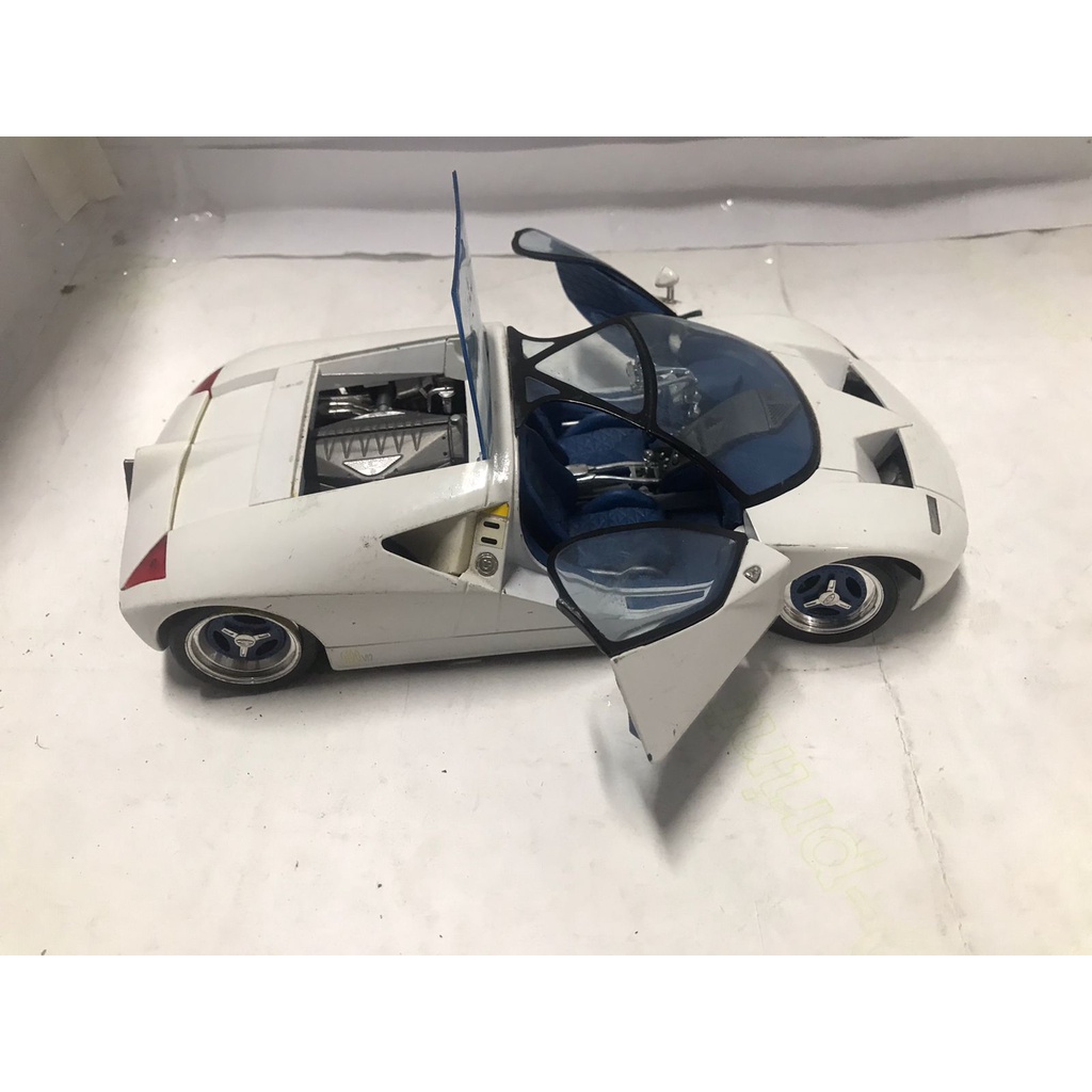 Ford GT90 concept Maisto 1995 avec modèle moulé sous pression 1/18 - France