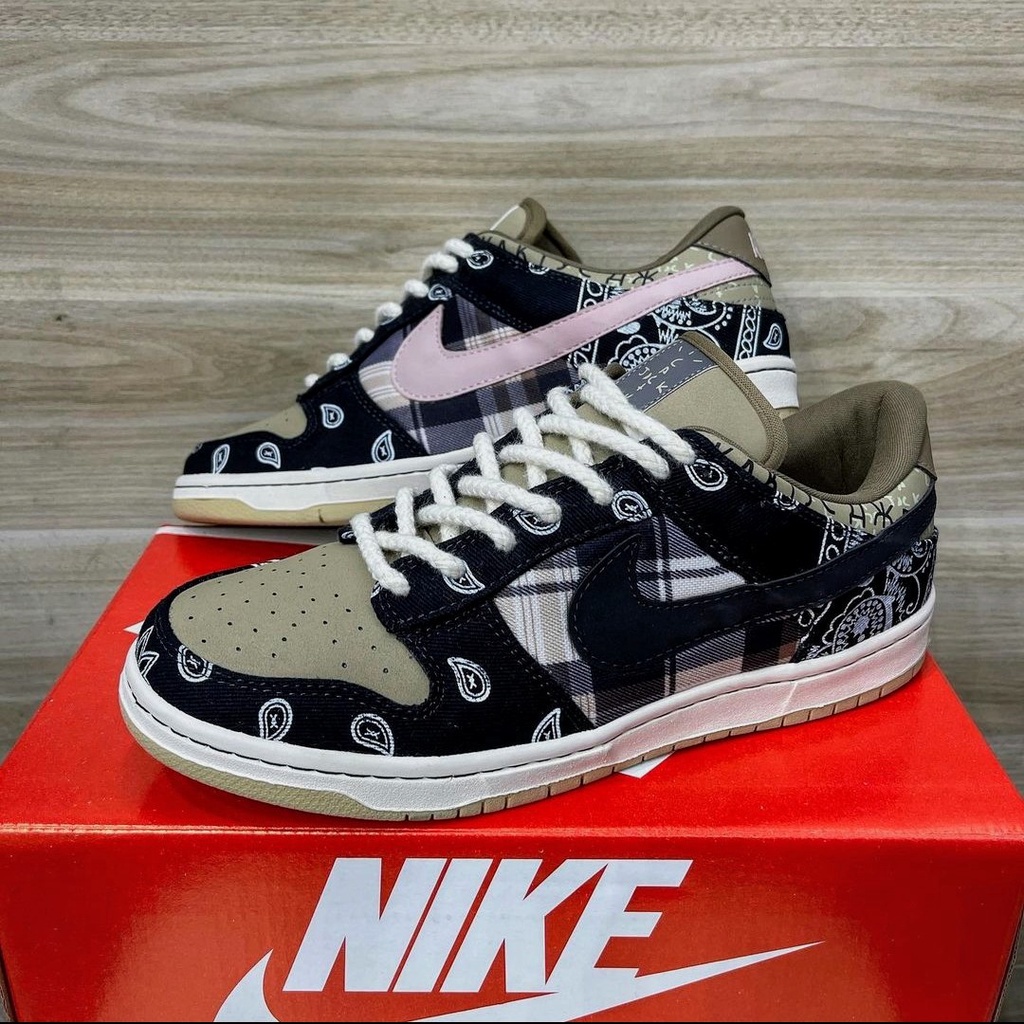 travis scott dunks retail