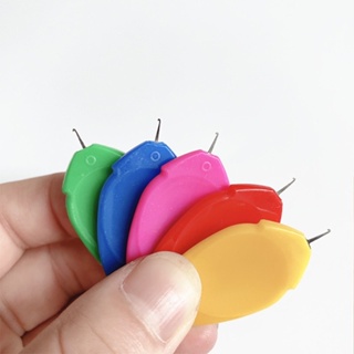 Enfiador De Agulha Simples Passador de Linha/Passador de Linhas Fácil Guia para Linha de Costura Enfiador de Linha no Furo Passador de linha na Agulha Costura Fácil - 1 unidade em Oferta na Shopee