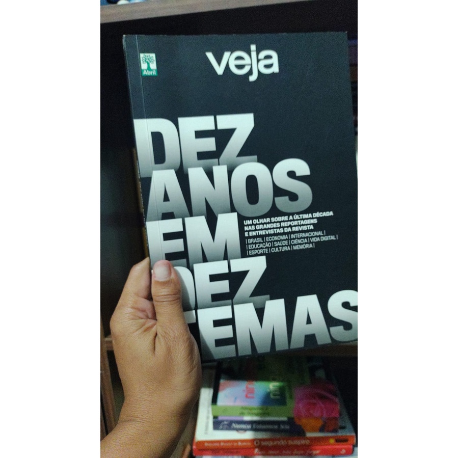 Veja dez anos em dez temas por vários autores livros de capa comum